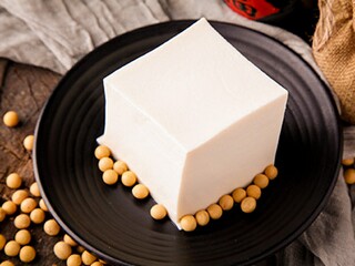 《山鹧鸪词·苦竹岭头秋月辉》诗词翻译及鉴赏（苦竹岭头秋月辉,苦竹南枝鹧鸪飞）