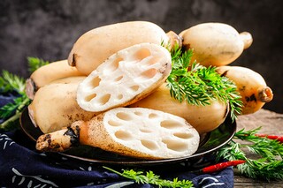 描写人物眉毛的好词好句好段（描写人物眉毛的四字词语）