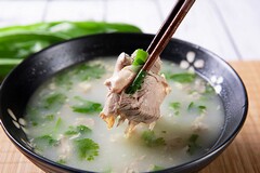 幼儿园小班颜色游戏_小班教案 | 幼儿园小班主题游戏教案：《有趣的颜色》